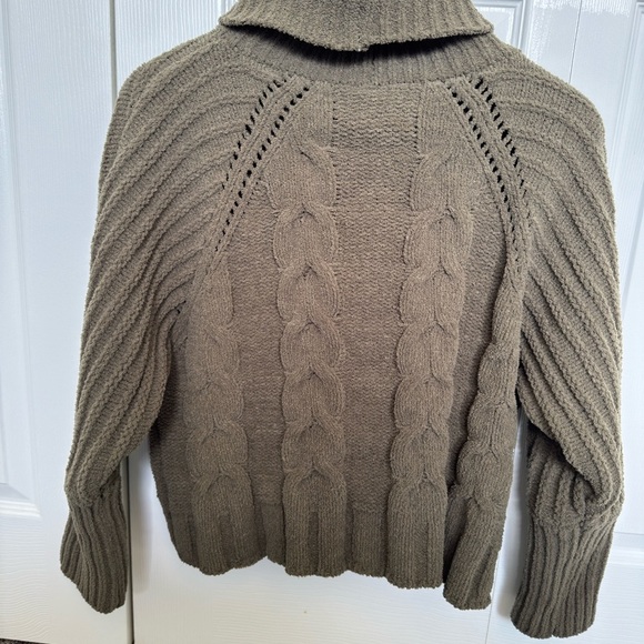 Moon and Madison green Sweater Turtleneck size xs - Picture 3 of 3